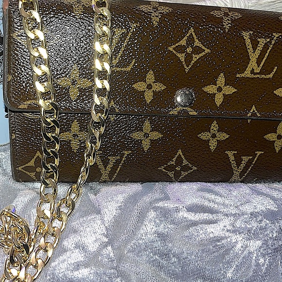 #824| LouisVuitton Monogram wallet+ chain, some loose stitching, well maintained - Picture 4 of 16